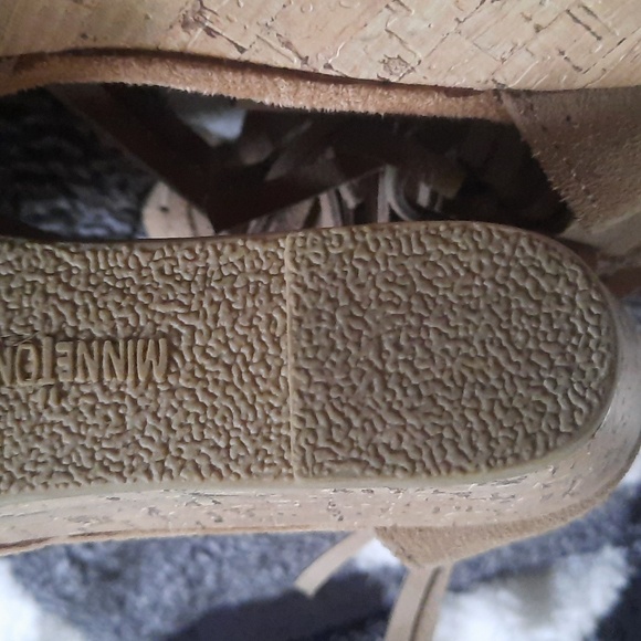 Minnetonka wedge sandals size 8 worn twice genuine leather - Picture 4 of 12